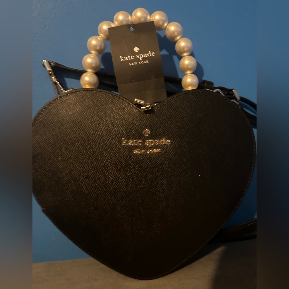 kate spade Heart-Shaped Black Mini Bag with Faux Pearl Handle & Crossbody strap - Picture 2 of 7
